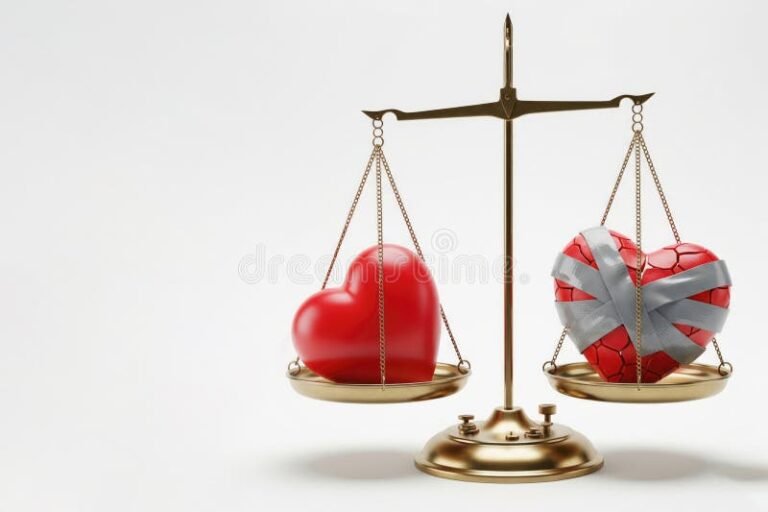 balanca da justica com coracao partido