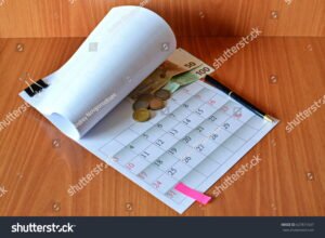 calendario de dezembro com notas de dinheiro