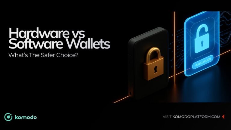 carteira de trabalho ao lado de cadeado robusto