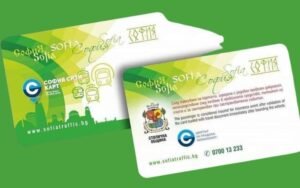 carteira e bilhete de transporte urbano