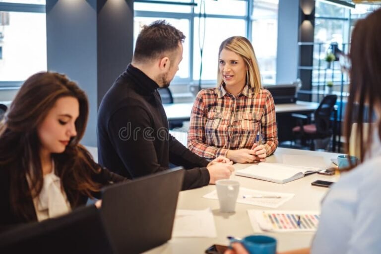 Por Que o Patrão Fala Mal de Funcionário para Outro Funcionário