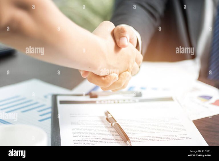 É Permitido Assinar Carteira em Duas Empresas ao Mesmo Tempo