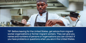 empregada domestica recebendo orientacao sobre direitos