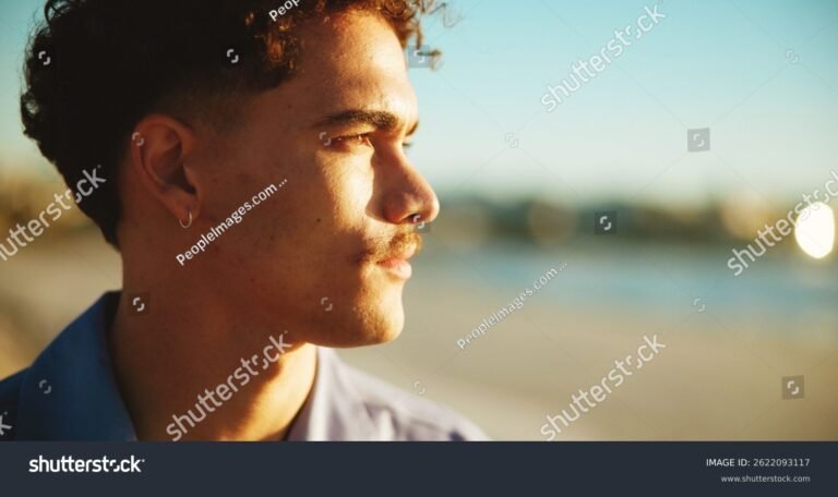 pessoa pensando em decisao durante ferias