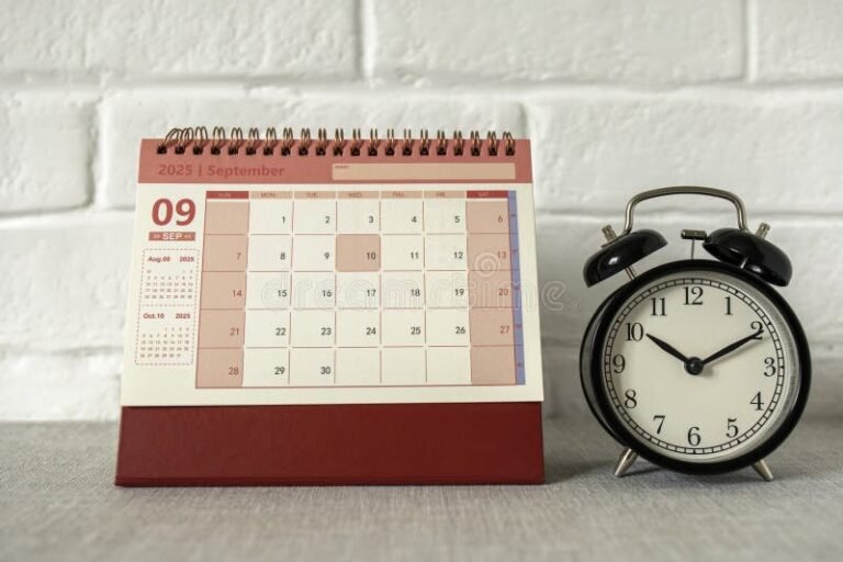 relogio e calendario com ferias destacadas 1